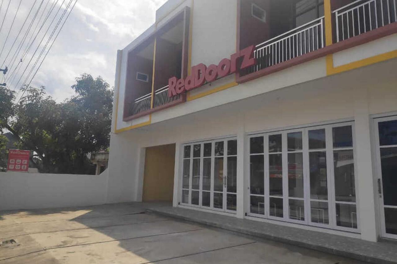 Reddoorz Near Universitas Muhammadiyah Purwokerto Kembaran Εξωτερικό φωτογραφία